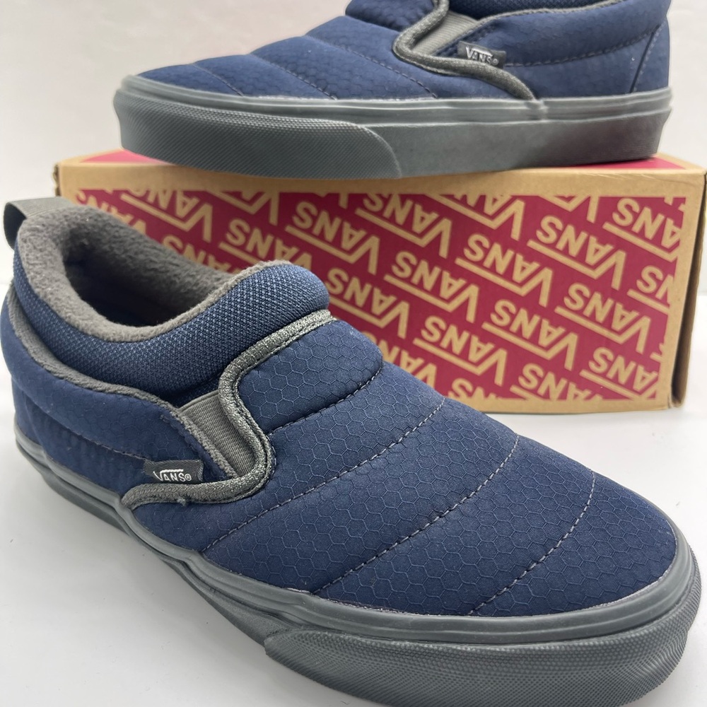 Vans WMNS
Cozy Mesh Parisian Night
VN0009QUJDU Blue Slip-On Sneakers - Picture 11 of 16